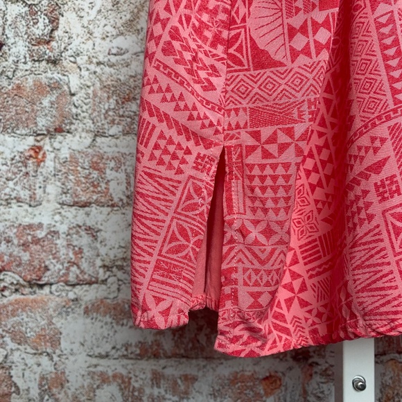 Hawaiiʻs Finest Womenʻs Pink Hawaiian Print Tank Blouse Medium - Picture 3 of 6